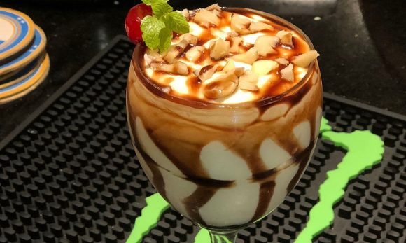 Dia do Cacau: restaurante de Belém ensina a fazer Taça Amazônica