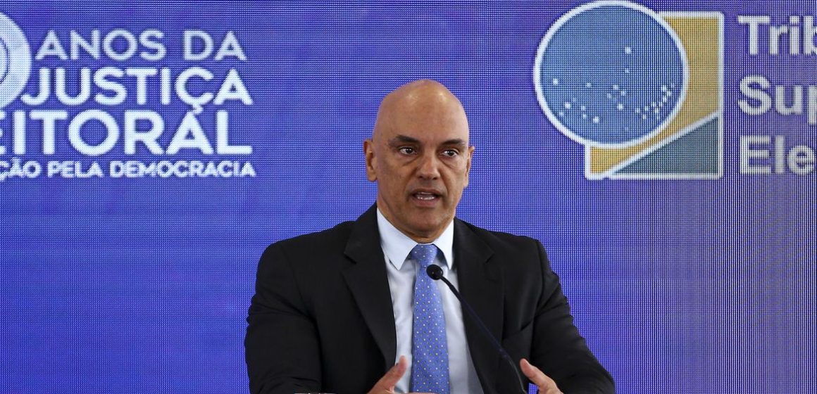 Moraes autoriza Torres a ficar em silêncio em depoimento à CPI