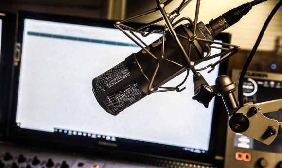 Para especialistas, o jornalismo está na mão das plataformas digitais
