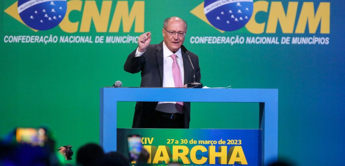 Alckmin defende reforma tributária e diz que “nosso modelo é caótico”