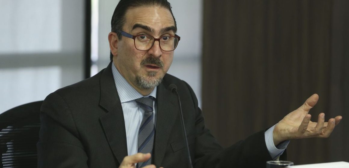 vac_abr_2408184048 (1) Secretário defende regulamentação de cashback para pobres por lei