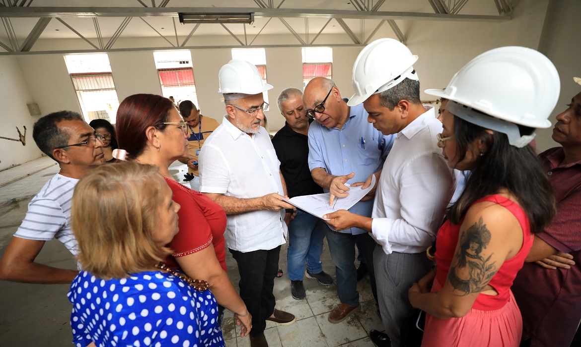 Obras da feira provisória para abrigar comerciantes do Mercado de