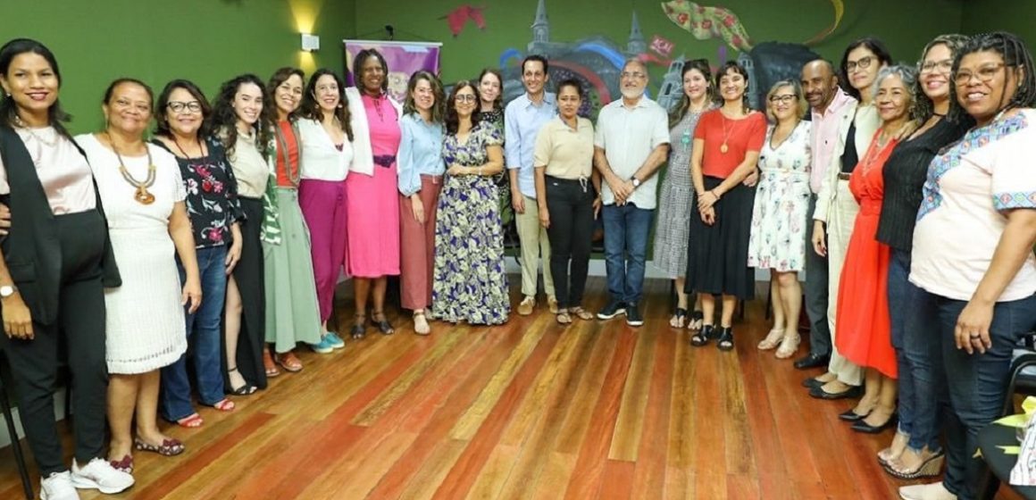 Edmilson participa de encontro com uma comitiva do Governo Federal