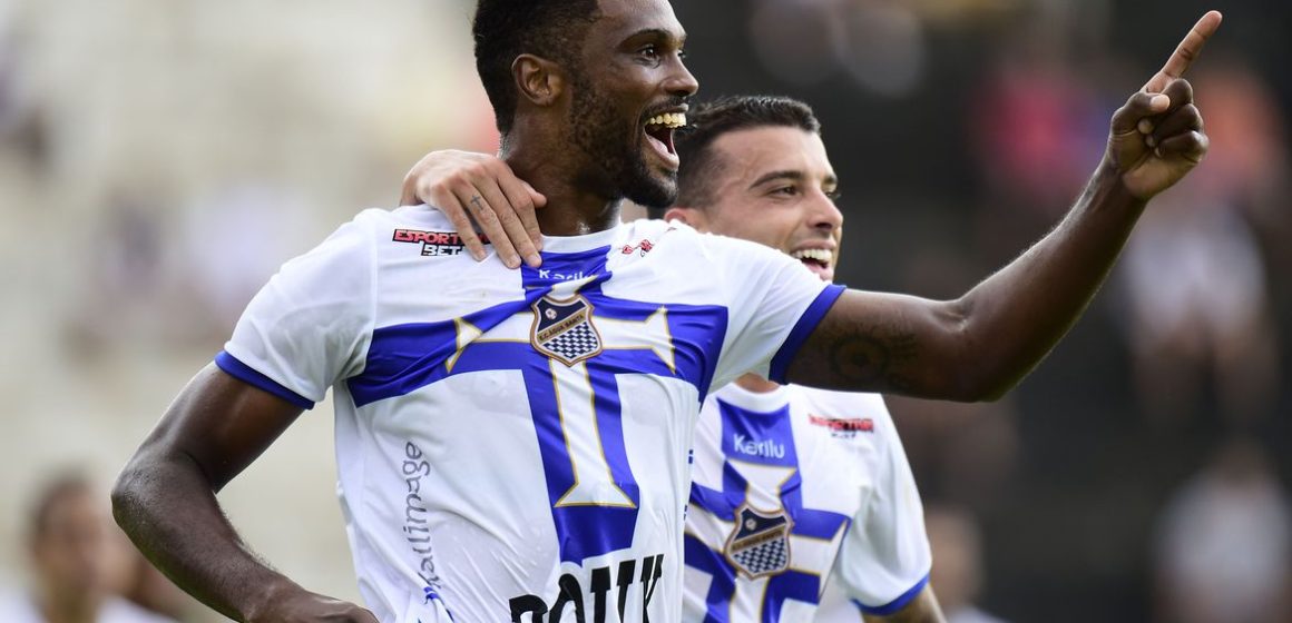 Paulista: Bruno Mezenga decide e Água Santa sai na frente do Palmeiras