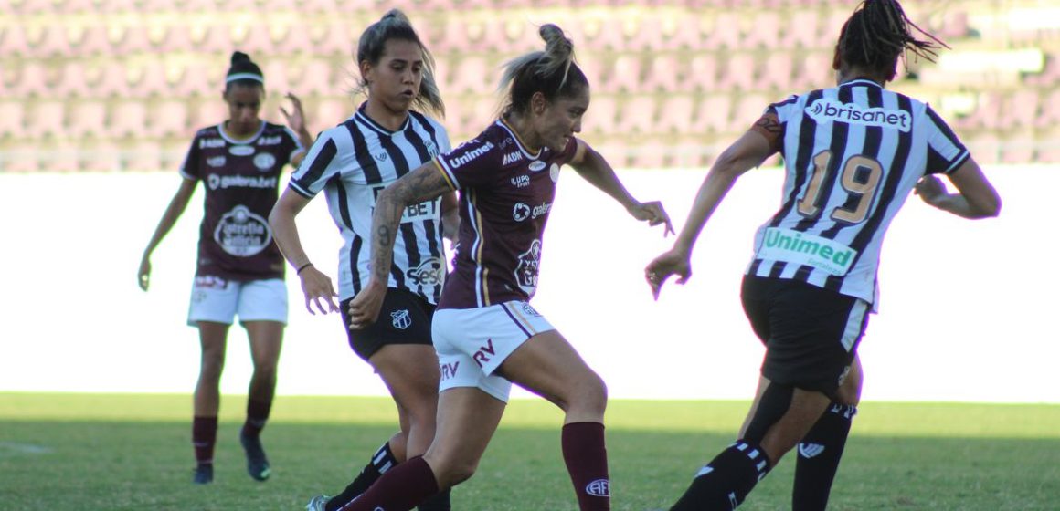 Ferroviária bate Ceará e assume liderança do Brasileiro Feminino