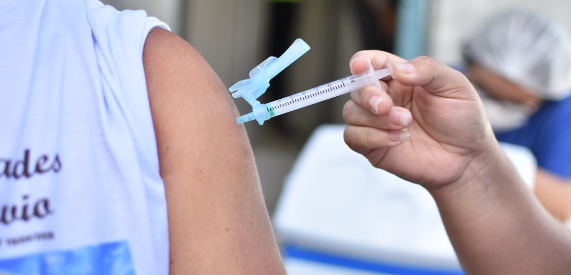 Vacinação contra COVID-19 e influenza é retomada em Belém