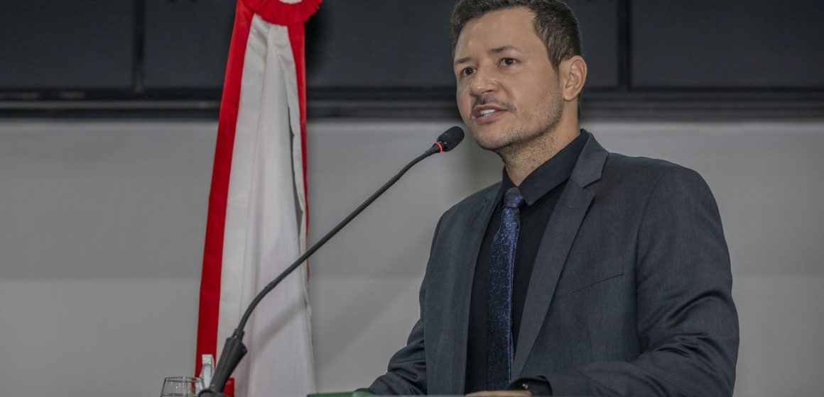 Aveilton Souza protocola PL sobre a validade do laudo médico para pessoa com fibromialgia