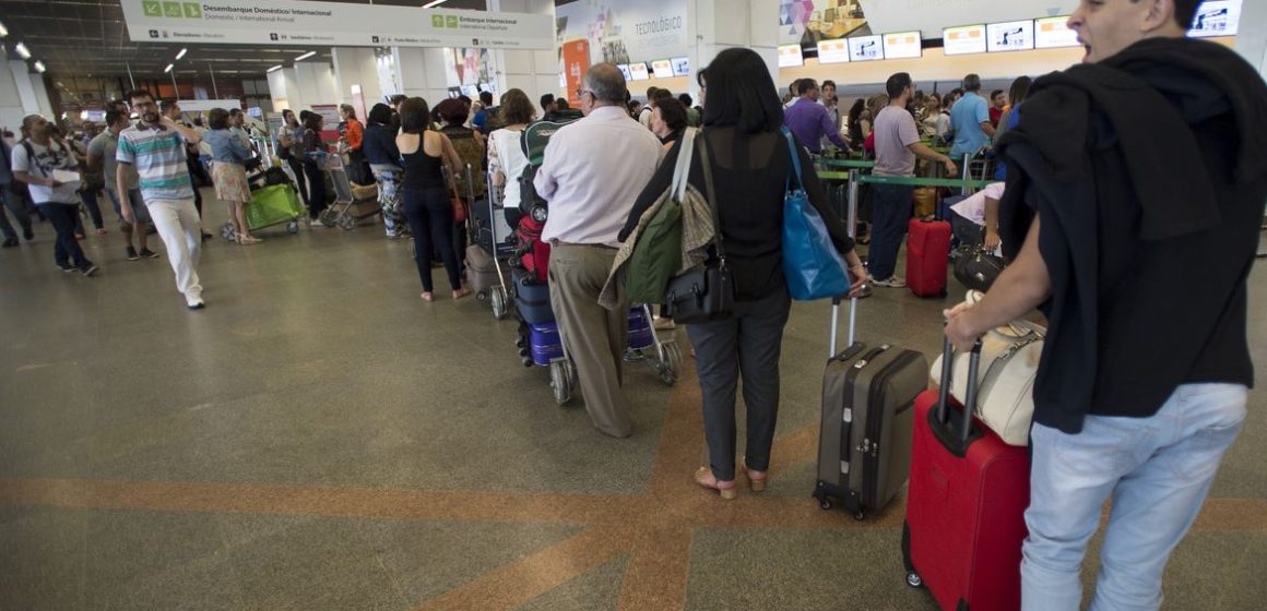 Após aprovação de MP que isenta bilhetes aéreos de Pis/Cofins, passagens aéreas podem cair de preço