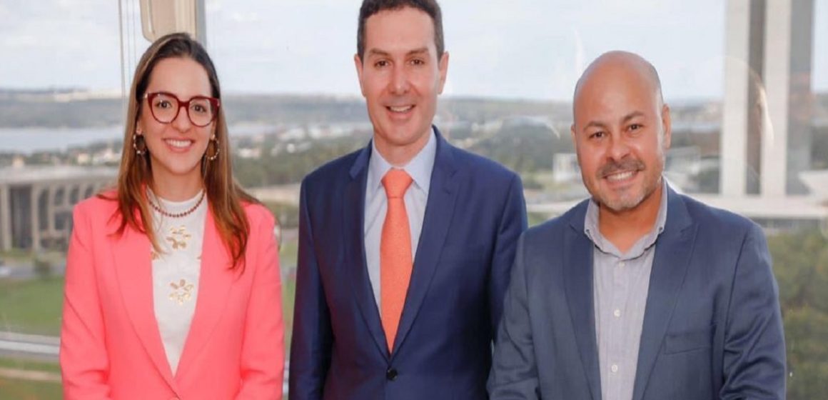Prefeito de Bujaru participa de audiência com Jader Filho