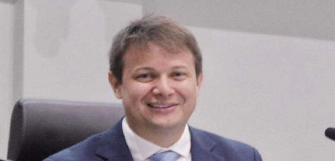 Luth Rebelo presidiu Sessão Ordinária na Assembleia Legislativa
