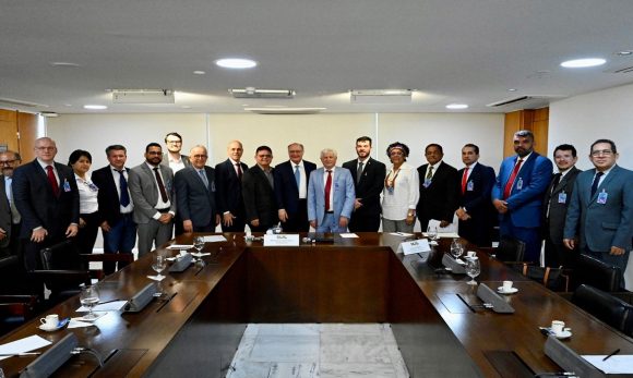 Codec participa de reunião com o presidente em exercício do Brasil e ministro do Desenvolvimento, Indústria, Comércio e Serviços