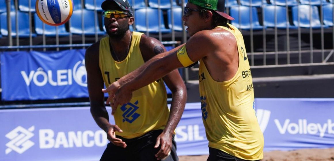 Vôlei de praia: Evandro e Arthur são campeões em fase do mundial no RJ