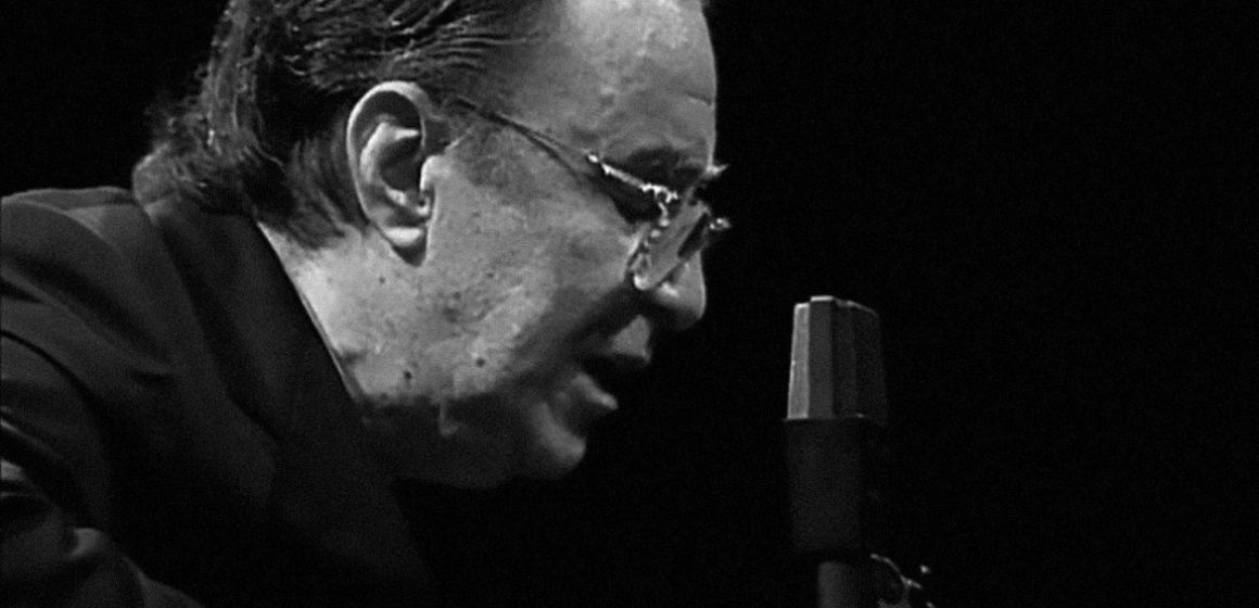 Projeto do Sesc estreia com música inédita de João Gilberto