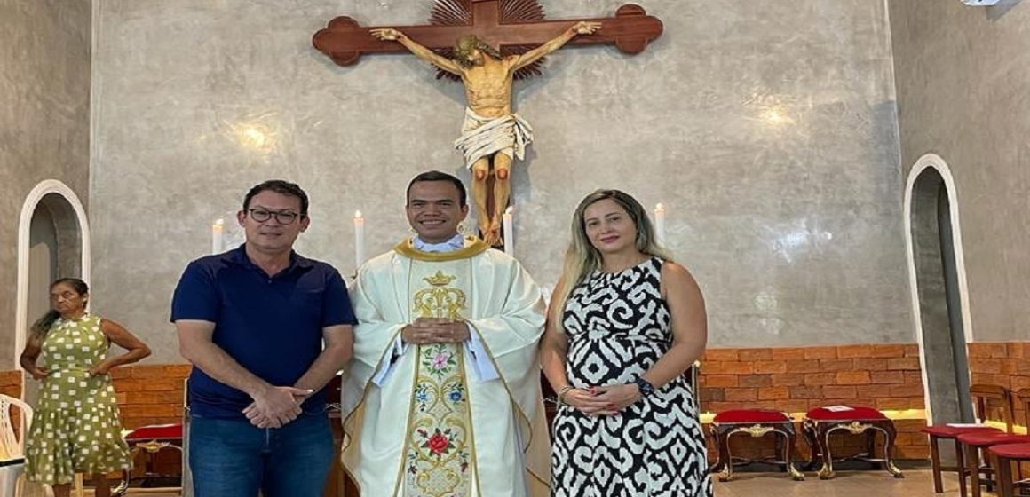 Renato Ogawa acolhe novo pároco de Vila dos Cabanos