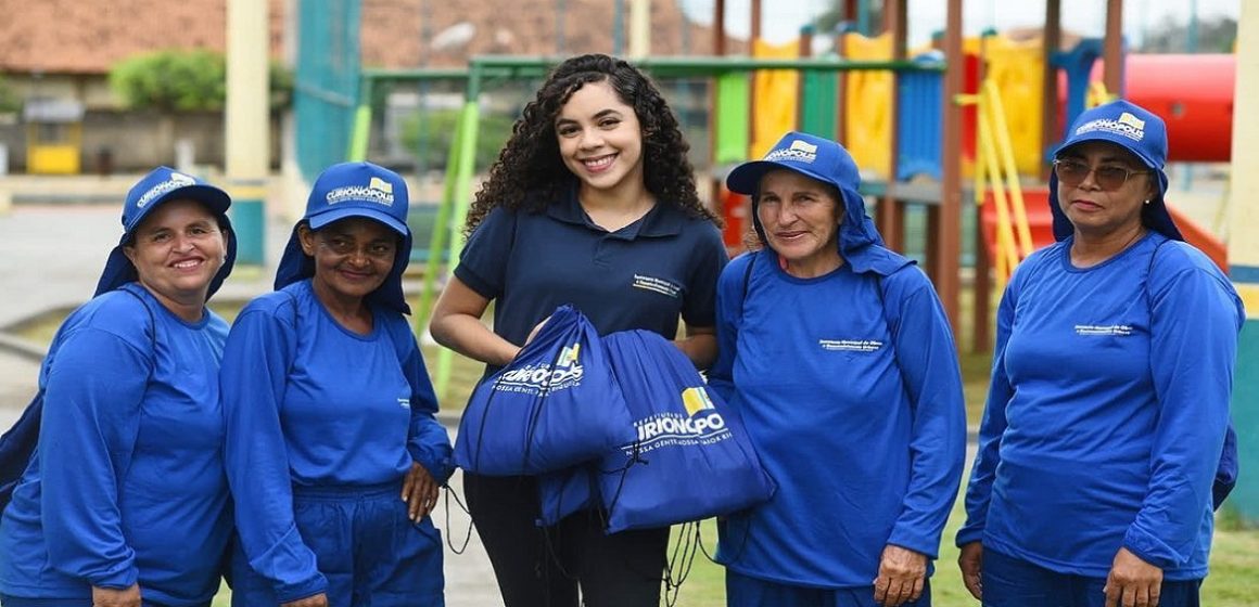 Mariana Chamon homenageia garis