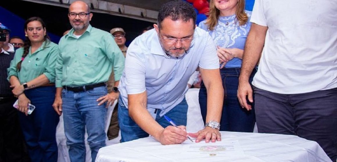 Chamonzinho acompanha inauguração em Breu Branco