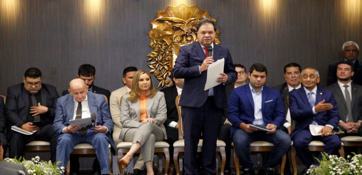 Alepa homenageia os 200 anos de legislativo no Brasil, 185 no Pará e 50 anos pelo dia do Legislativo