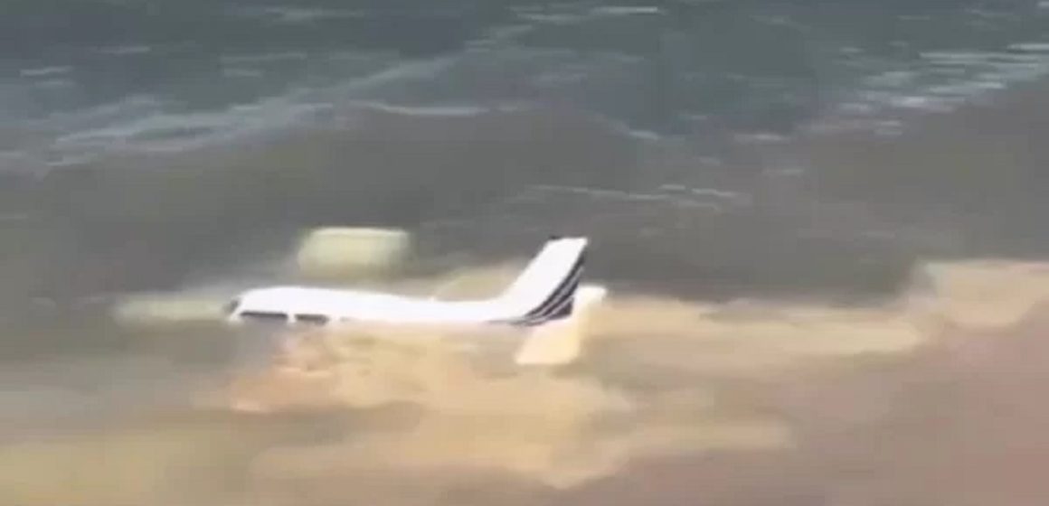 No Maranhão, avião faz pouso de emergência no mar após pane no sistema