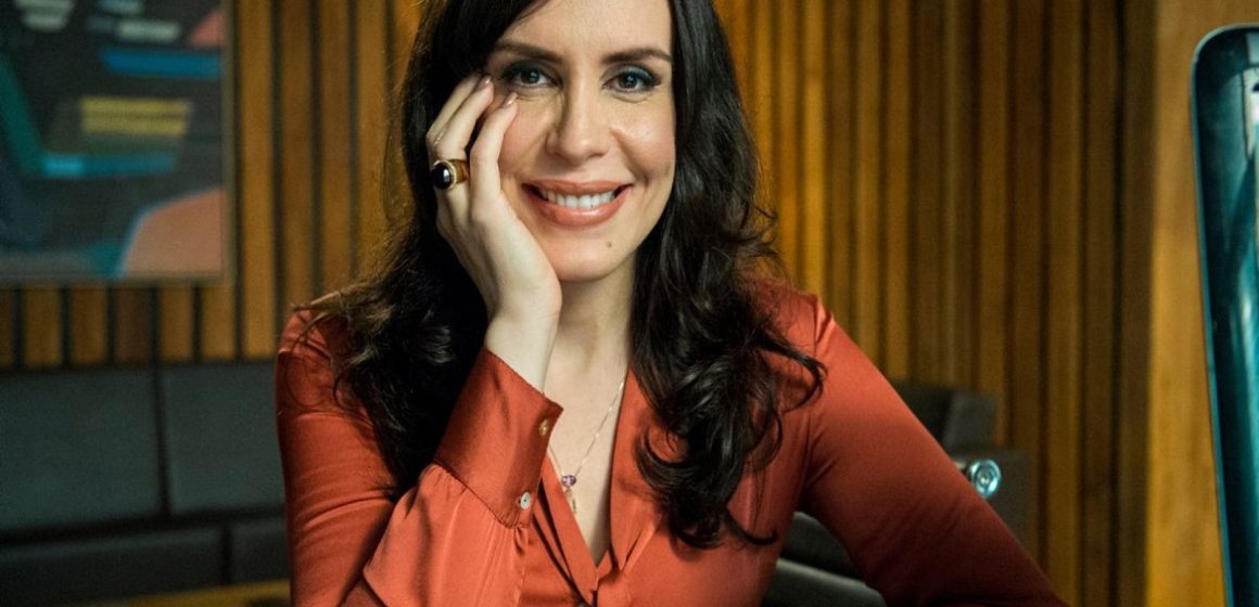 Conheça a primeira protagonista trans em novela brasileira