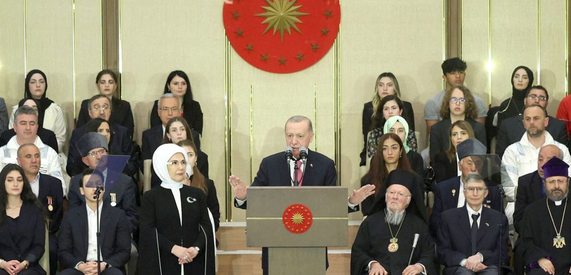 Erdogan toma posse para novo mandato e promete buscar união na Turquia