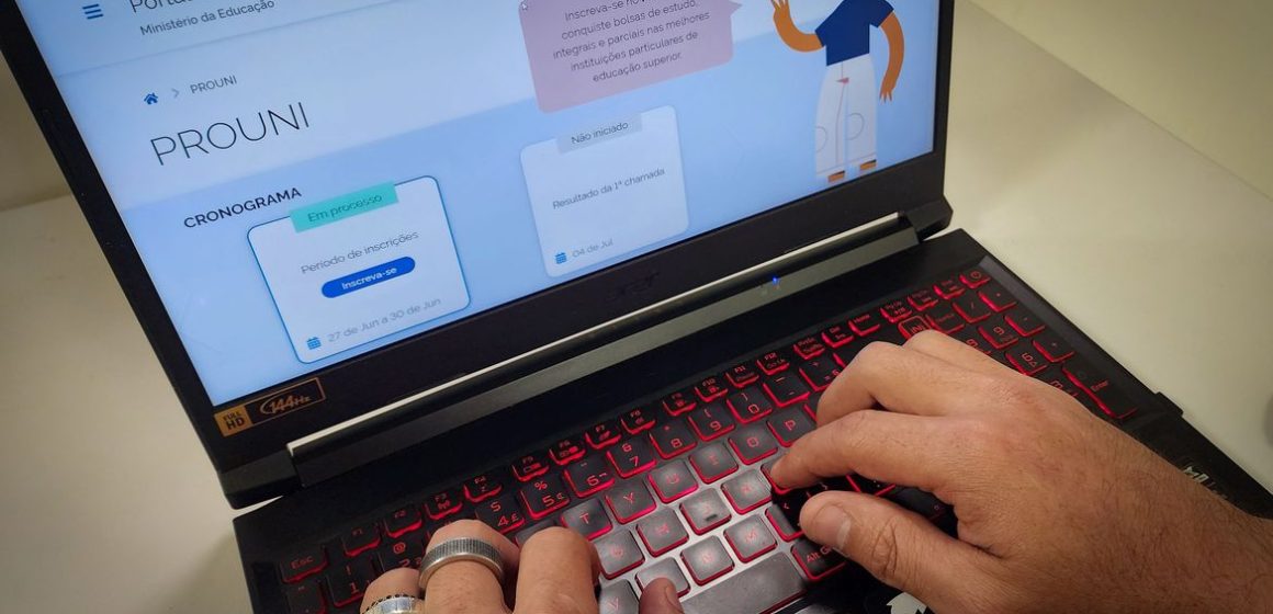 Prazo para inscrição no Prouni termina nesta sexta-feira