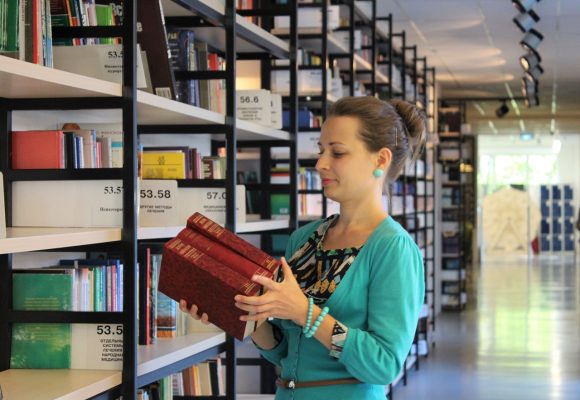 Brasileiros retomam os estudos em cursos regulares