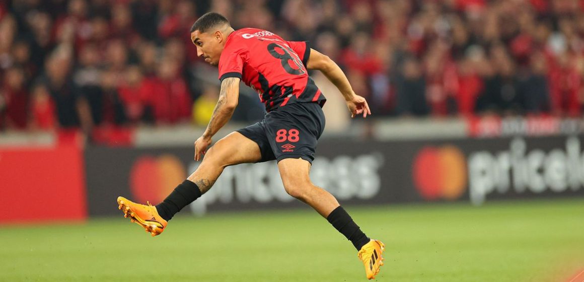 Athletico-PR vence Libertad para avançar às oitavas da Libertadores