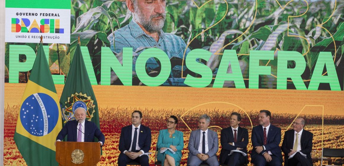 Governo lança Plano Safra de R$ 364,22 bilhões para agronegócio