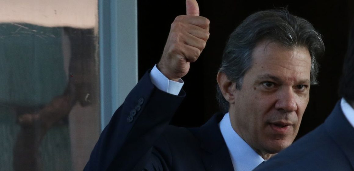 Reforma tributária será negociada após viagem de Lira, diz Haddad