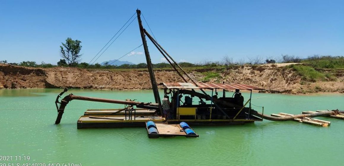 Extração ilegal de areia se aproxima de R$ 20 bilhões ao ano