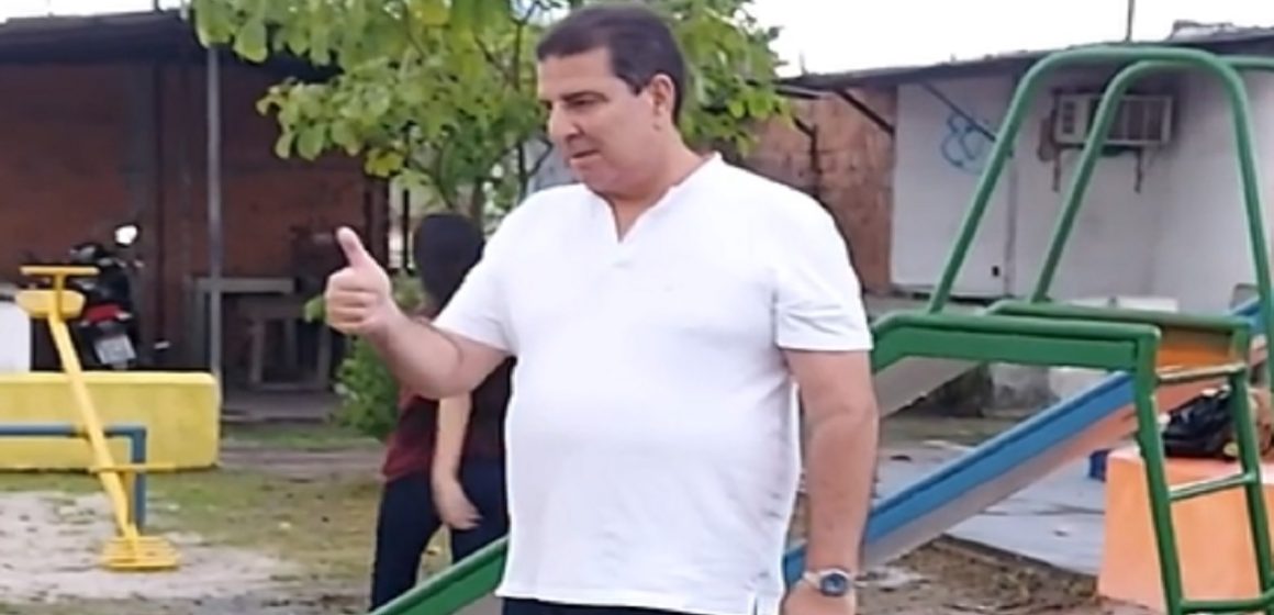 Zeca Pirão comemora entrega de praça em Tucumã