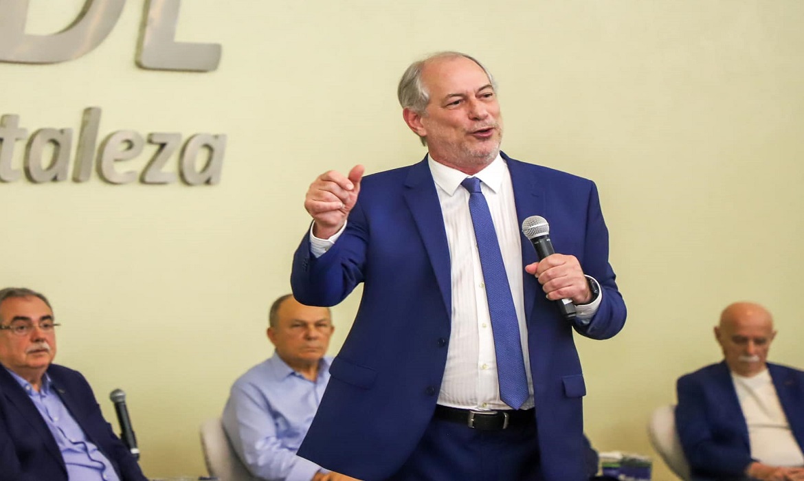 Com cobran a da assinatura de R 20 por m s Ciro Gomes anuncia