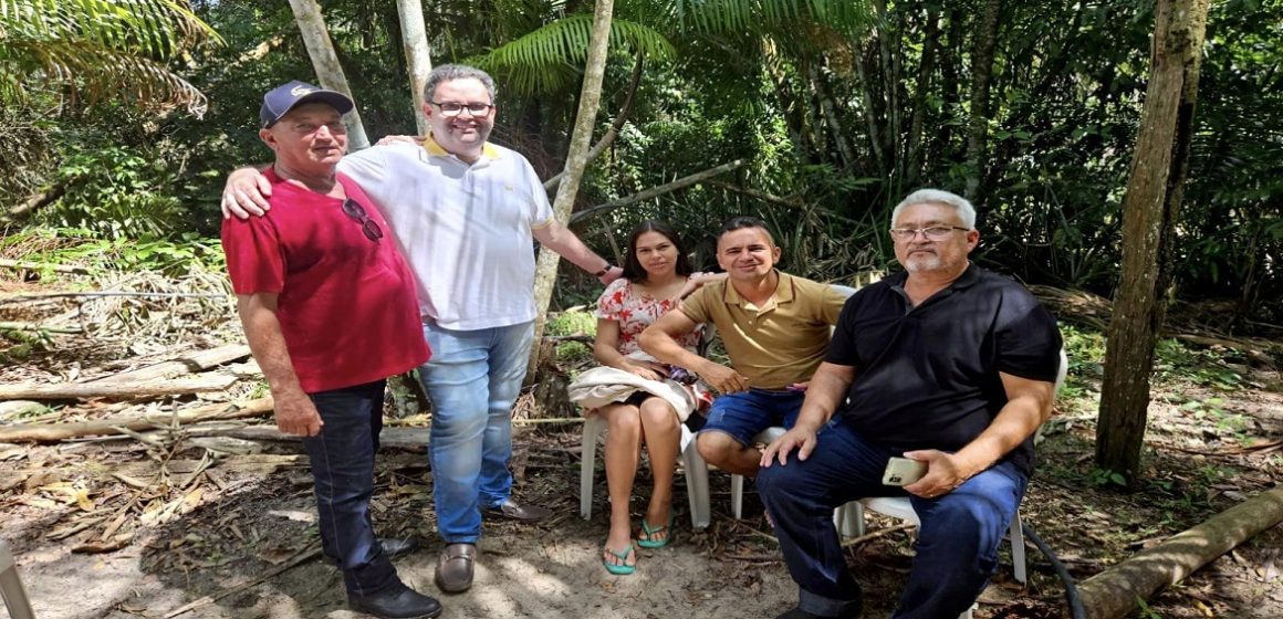 Erick Monteiro visita populares de Capitão Poço