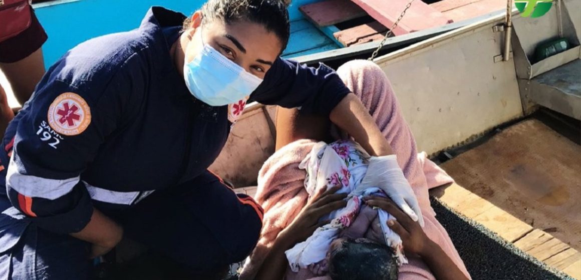 Em Tucuruí, Samu realiza parto de emergência em canoa
