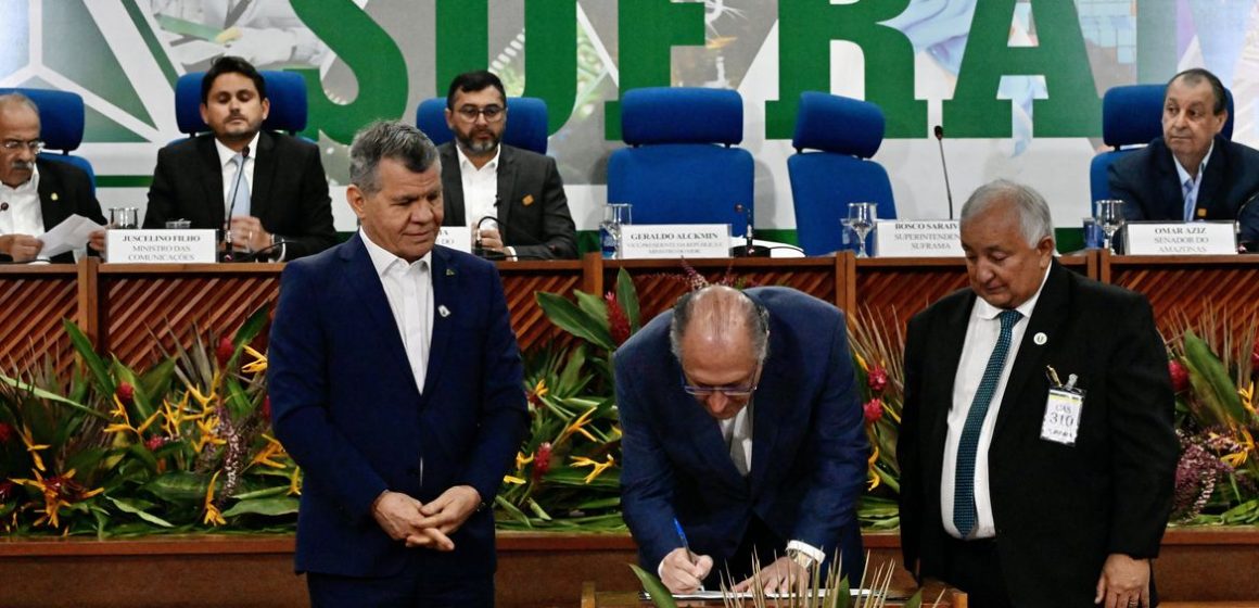 Alckmin assina contrato de gestão do Centro de Bionegócios da Amazônia