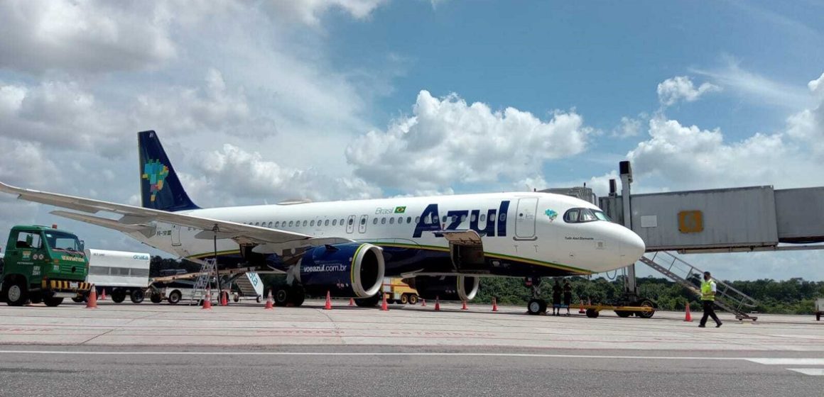 Voos da Azul são cancelados no Pará após avião colidir com ave