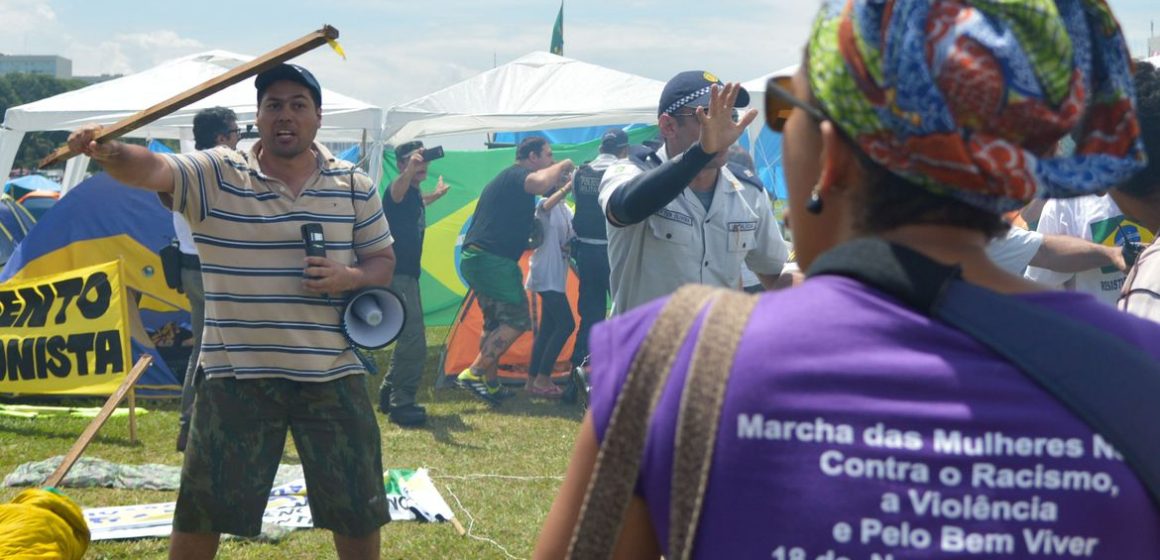 Mais da metade dos brasileiros já presenciou ato de racismo