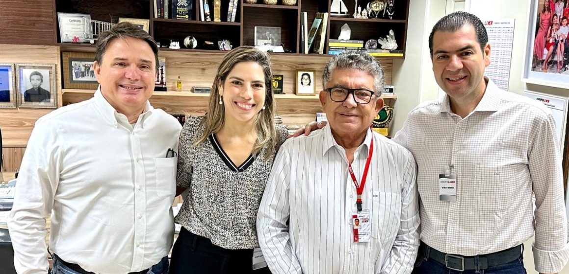 Representantes do SBT visitam o Grupo Lider