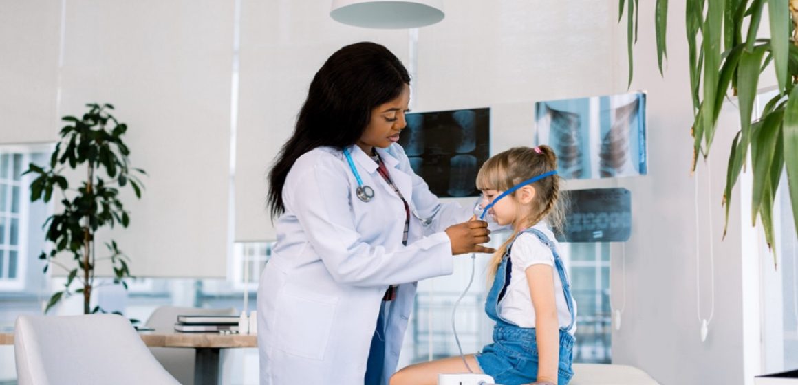 Entenda a importância da Fisioterapia para o tratamento da bronquiolite em crianças