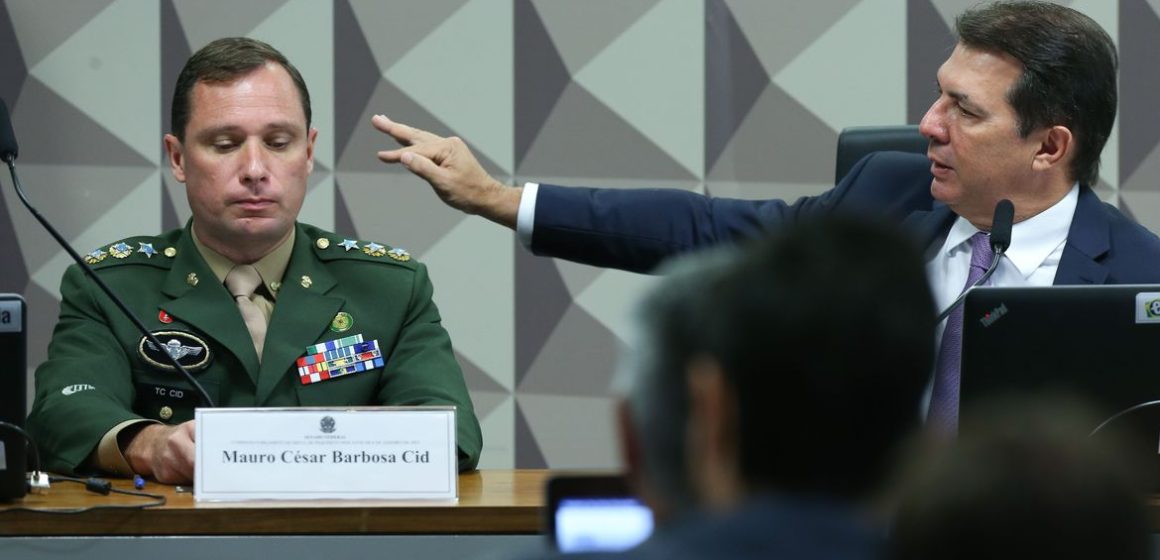 Polícia Legislativa vai apurar se deputado foi homofóbico durante depoimento de Mauro Cid