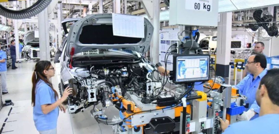 Volkswagen e Mercedes-Benz anunciam suspensão de trabalhadores