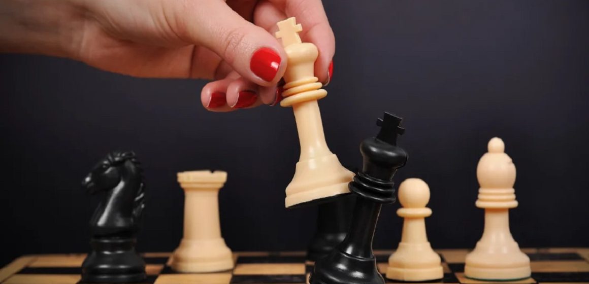 Jogar xadrez e fazer palavra cruzada diminuem o risco de demência