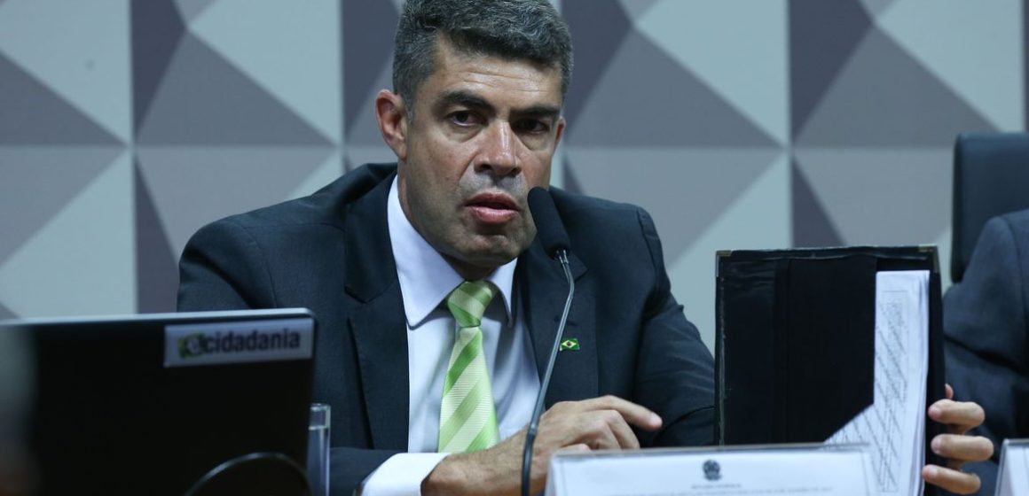 Sargento nega acusações na CPMI e relatora vê movimentação atípica