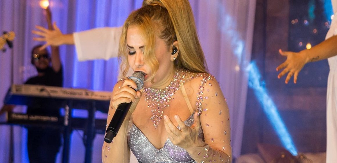Joelma anuncia retorno aos palcos após ter agenda de shows cancelada