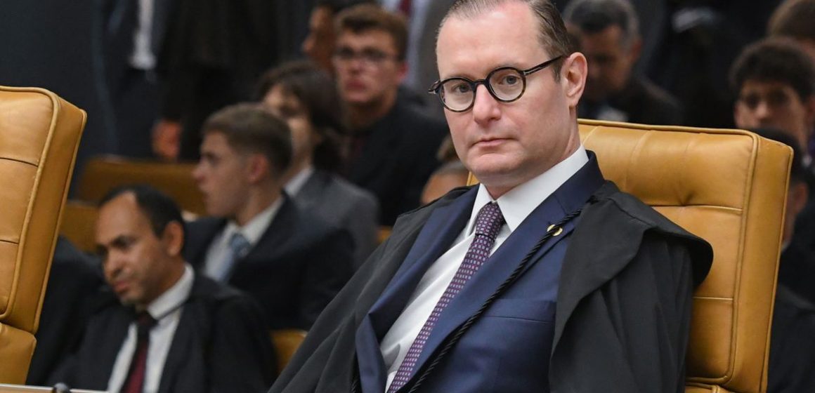 Zanin vota contra marco temporal e desempata julgamento