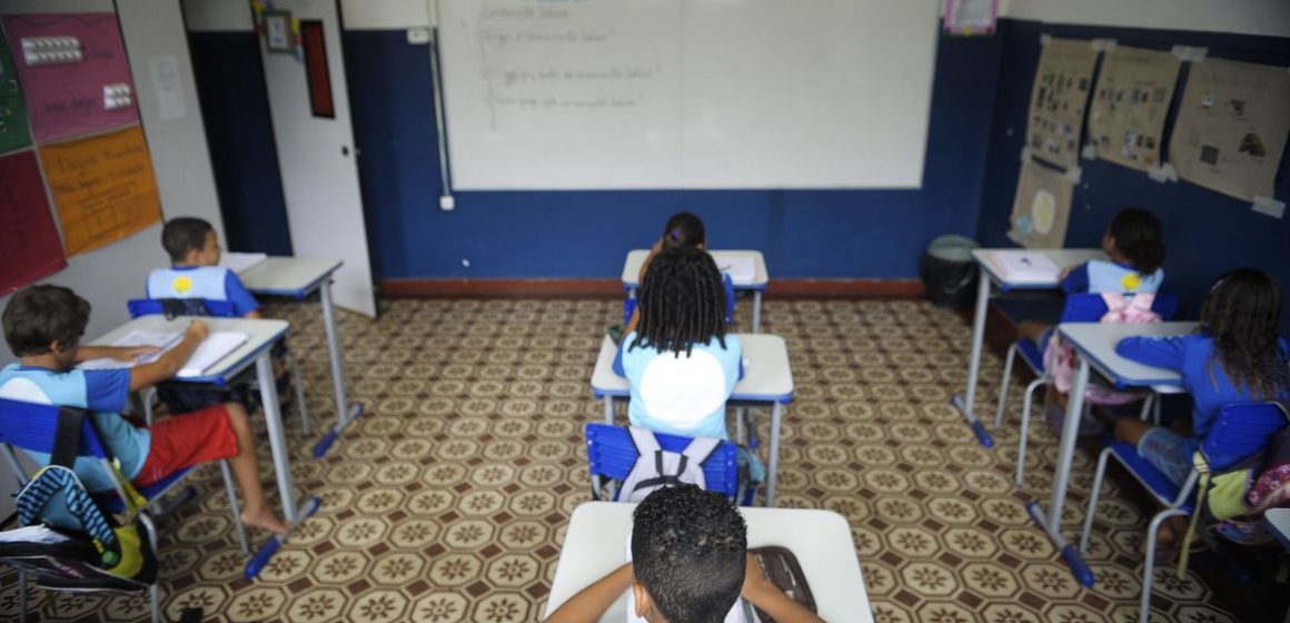 Professores apontam desafios da escola em tempo integral