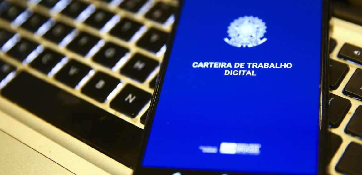 Brasil gerou 142.702 novos empregos formais em julho