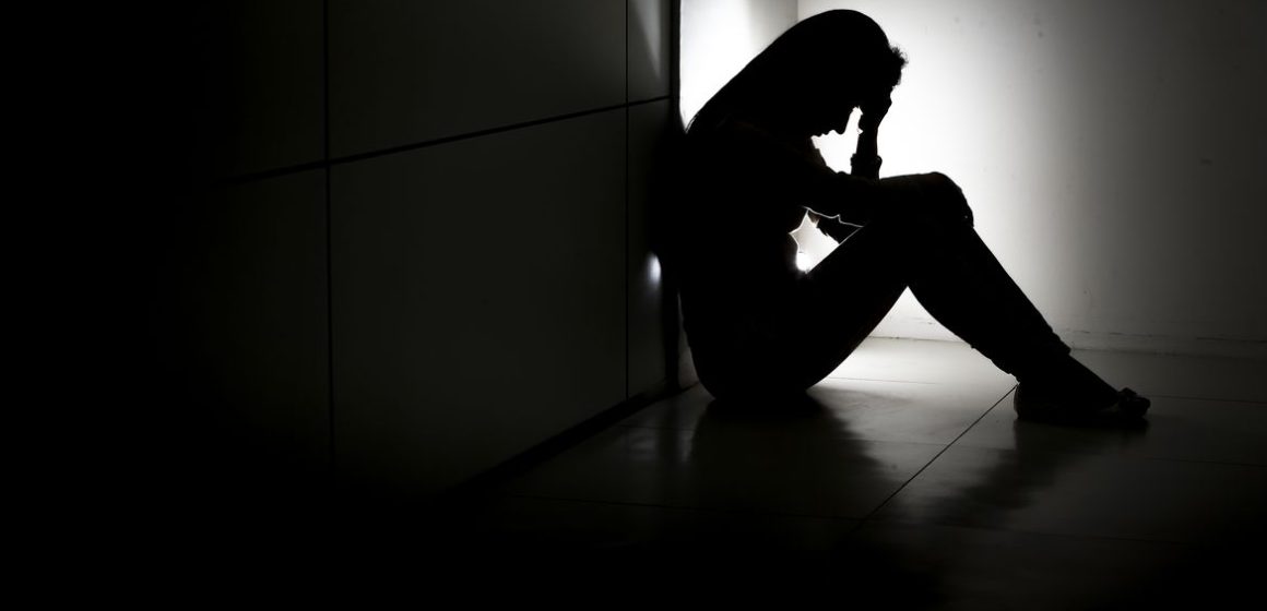 Mulheres, pessoas trans e desempregados têm saúde mental mais abalada