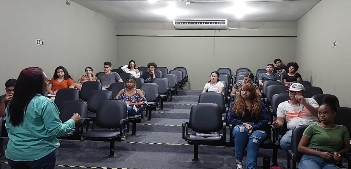 Veja 9 dicas de controlar o medo de falar em público