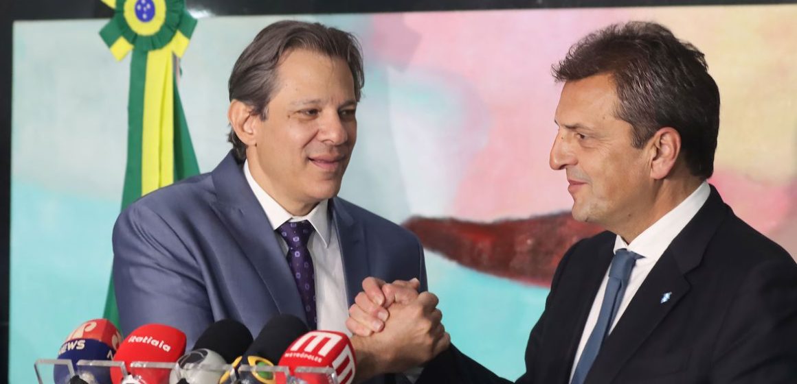Brasil e Argentina negociam acordo de US$ 600 milhões para exportações